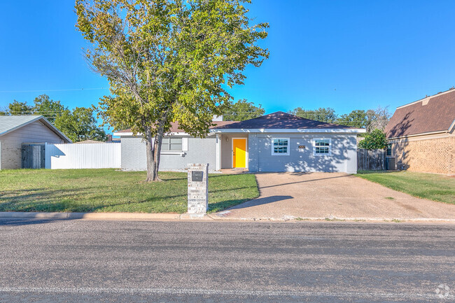 Building Photo - 2917 Nueces Dr Rental