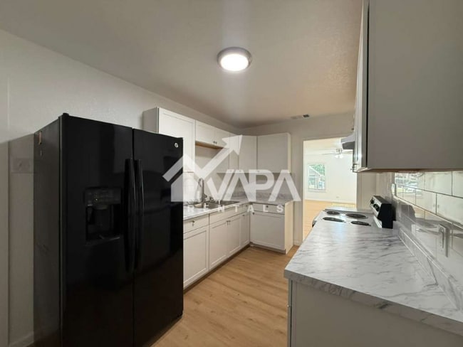 Photo - 115 Maurine Dr