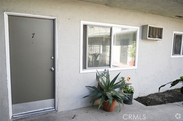 Building Photo - 7745 Laurel Canyon Blvd Unit 7 Rental