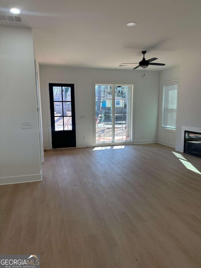 Photo - Room in Duplex on Plaza Ave SW