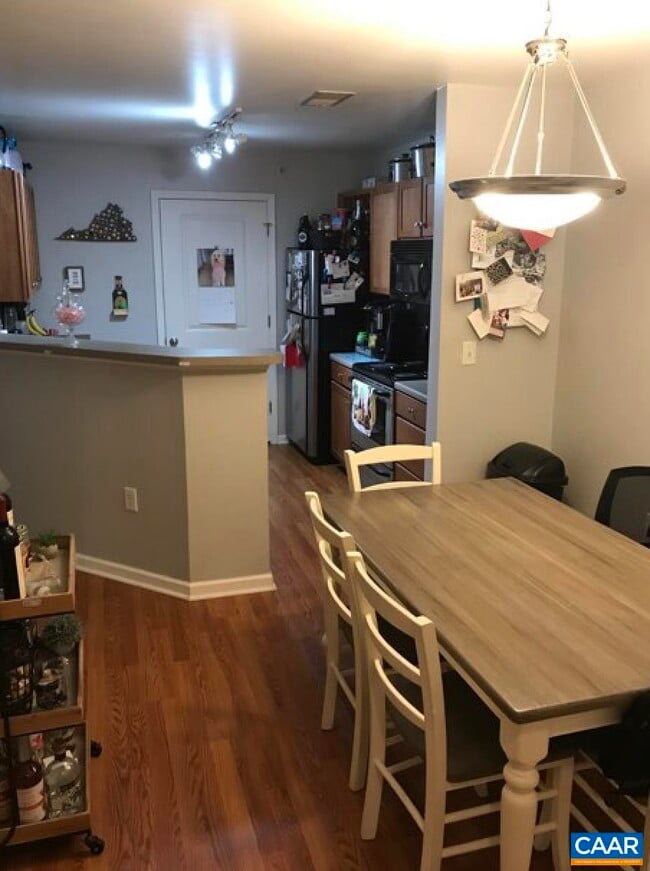 Photo - 735 Walker Square