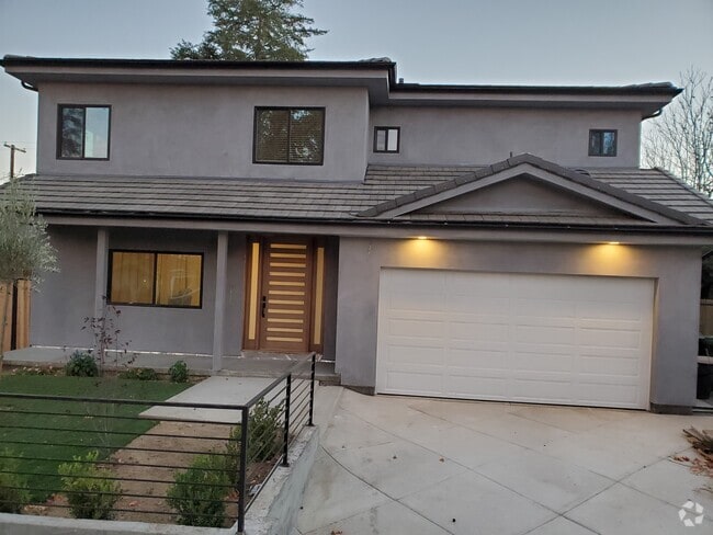 Building Photo - 17348 Emelita St Rental