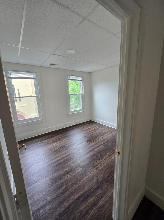 Photo - 135 S 6th St