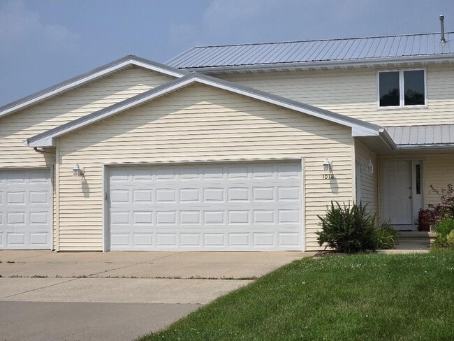 Building Photo - 1018 Coggins Ct