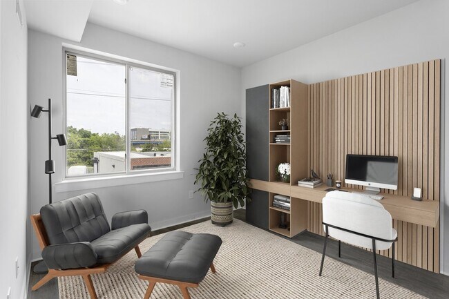 Bedroom / Office - 1336 S Harmony Street