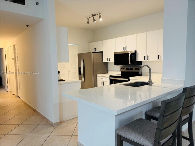 Photo - 19555 E Country Club Dr Unit 8108