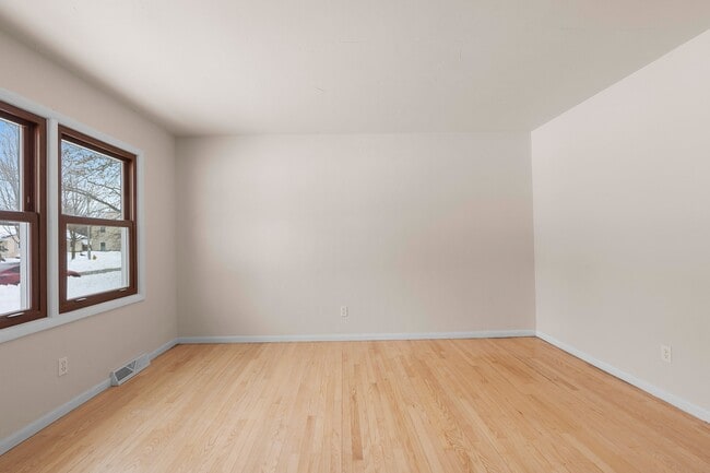 Photo - 1045 Green Acres Ln