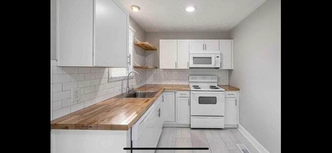 Photo - 2929 Teakwood Dr