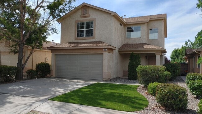 Building Photo - Quaint 3 Bedroom 2.5 Bathroom NW Home In G...