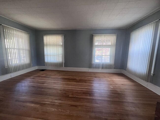 Photo - Large Single Family Five Bedroom Home!