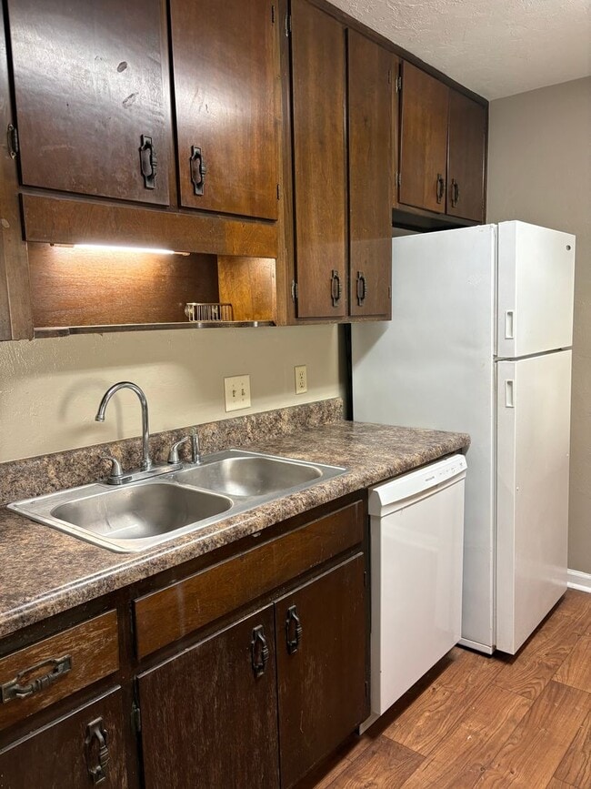 Building Photo - Midtown Unit D