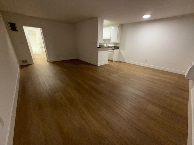 Photo - 10776 Rose Ave Unit 17