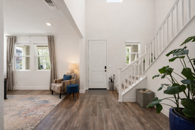 Photo - 6734 Ishan St