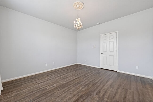 Building Photo - 30914 W Lost Creek Blvd