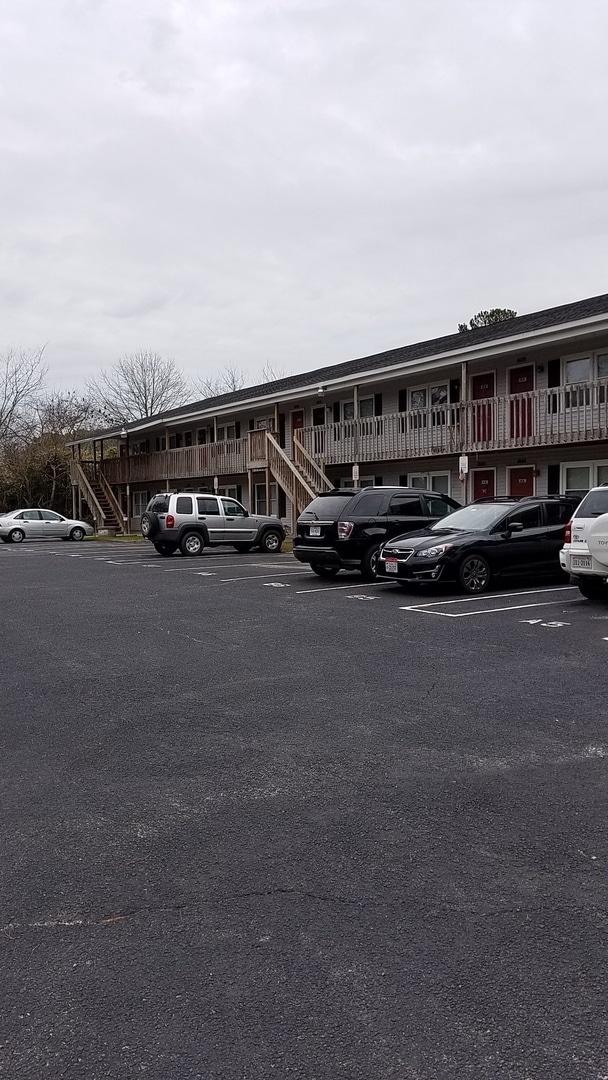 Building Photo - 2518 Cedarwood Dr Unit A-2: 2518