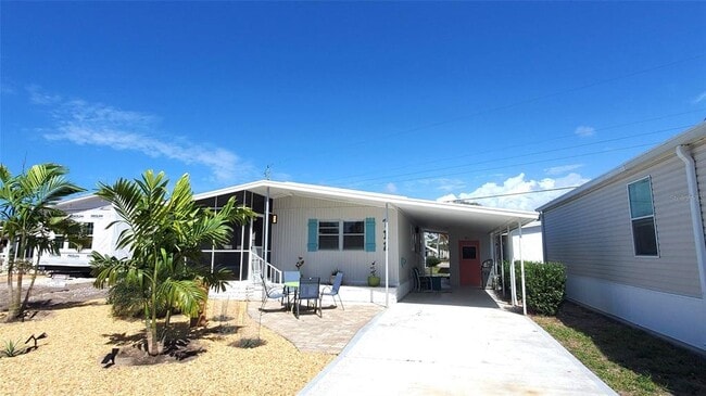 Photo - 712 Carefree St