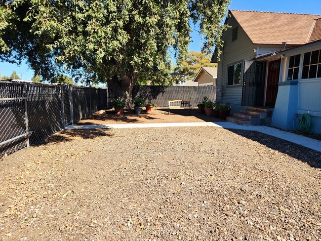 Photo - 13180 Depot St