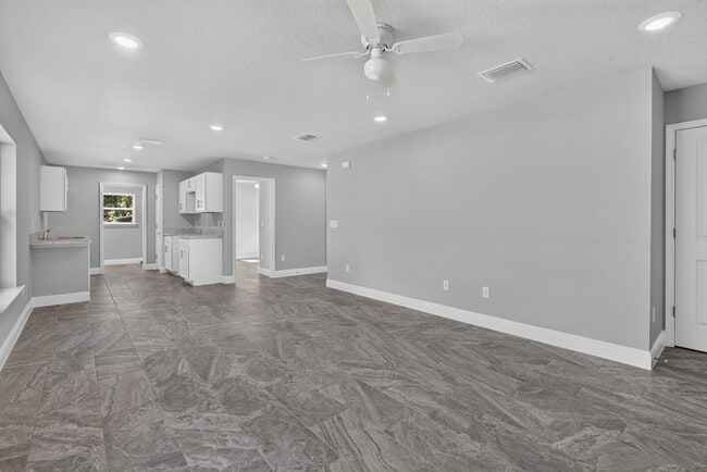 Photo - 615 Cedar St