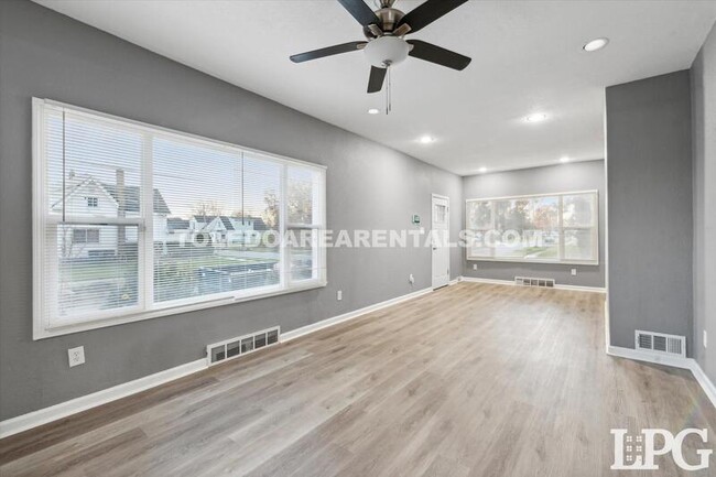 Photo - 1100 Waverly Ave House
