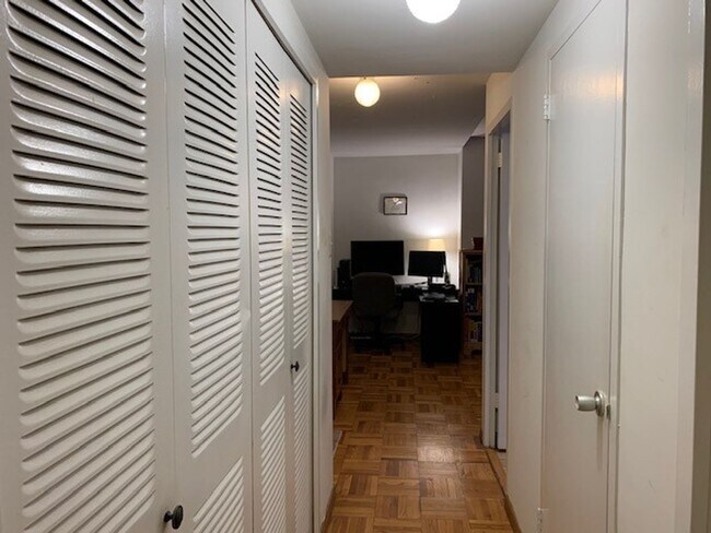 Photo - 4000 Tunlaw Rd NW