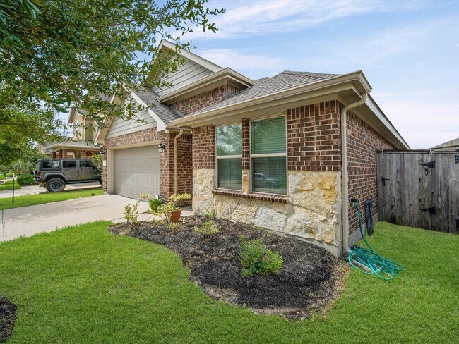 8915 English Manor Dr
