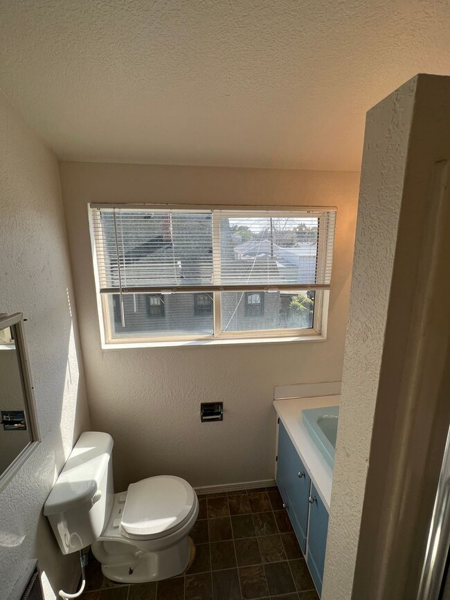 Photo - y80116 Unit 1/2