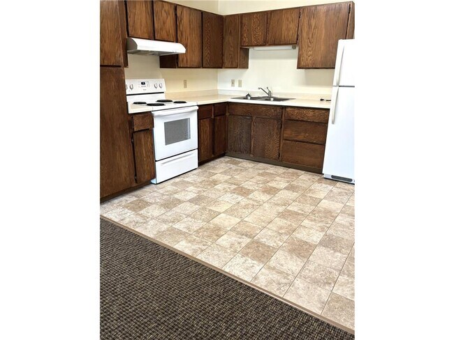 Photo - 107 Edgewood St