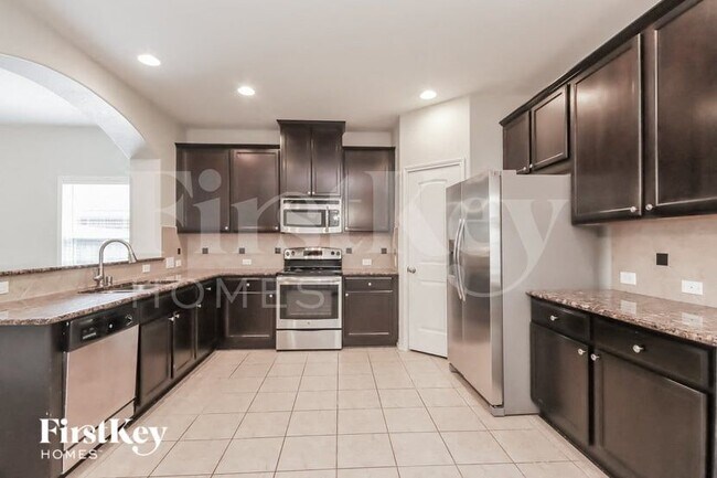 Photo - 511 Topsail Way