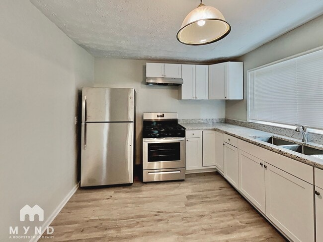 Photo - 324 Autumn Ln SW