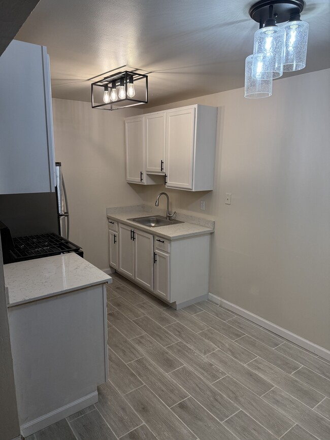 Photo - 5809 Alameda Ave