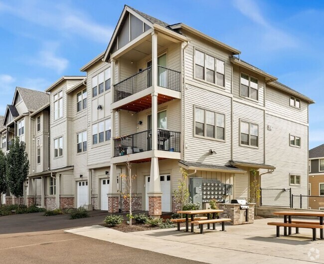 Building Photo - Bright 2Bd 2Ba Beaverton Condo!! By Nike, ... Unit 108