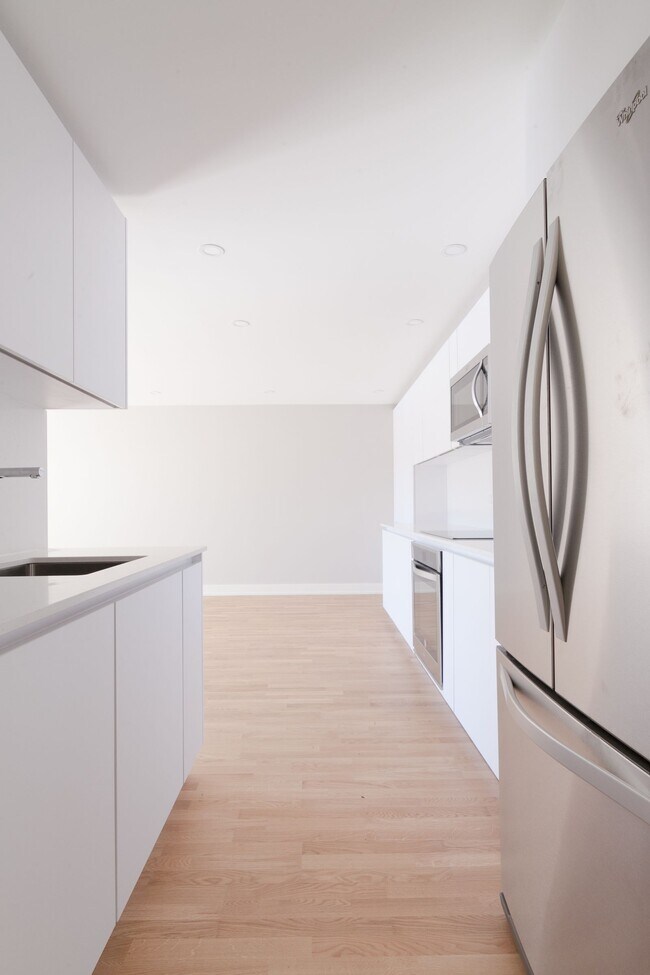 Photo - 1550 Avenue Filion Unit 205