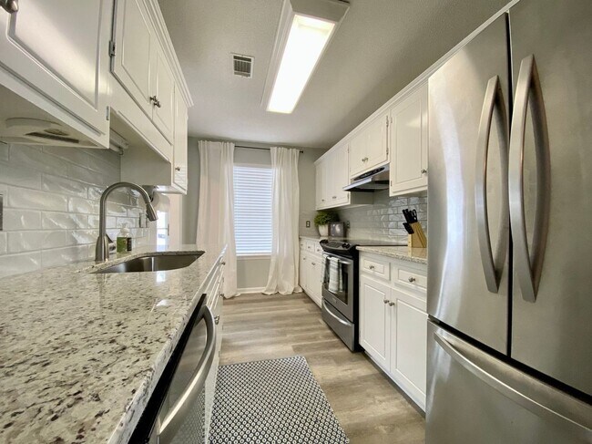 16 Summit Commons Ct