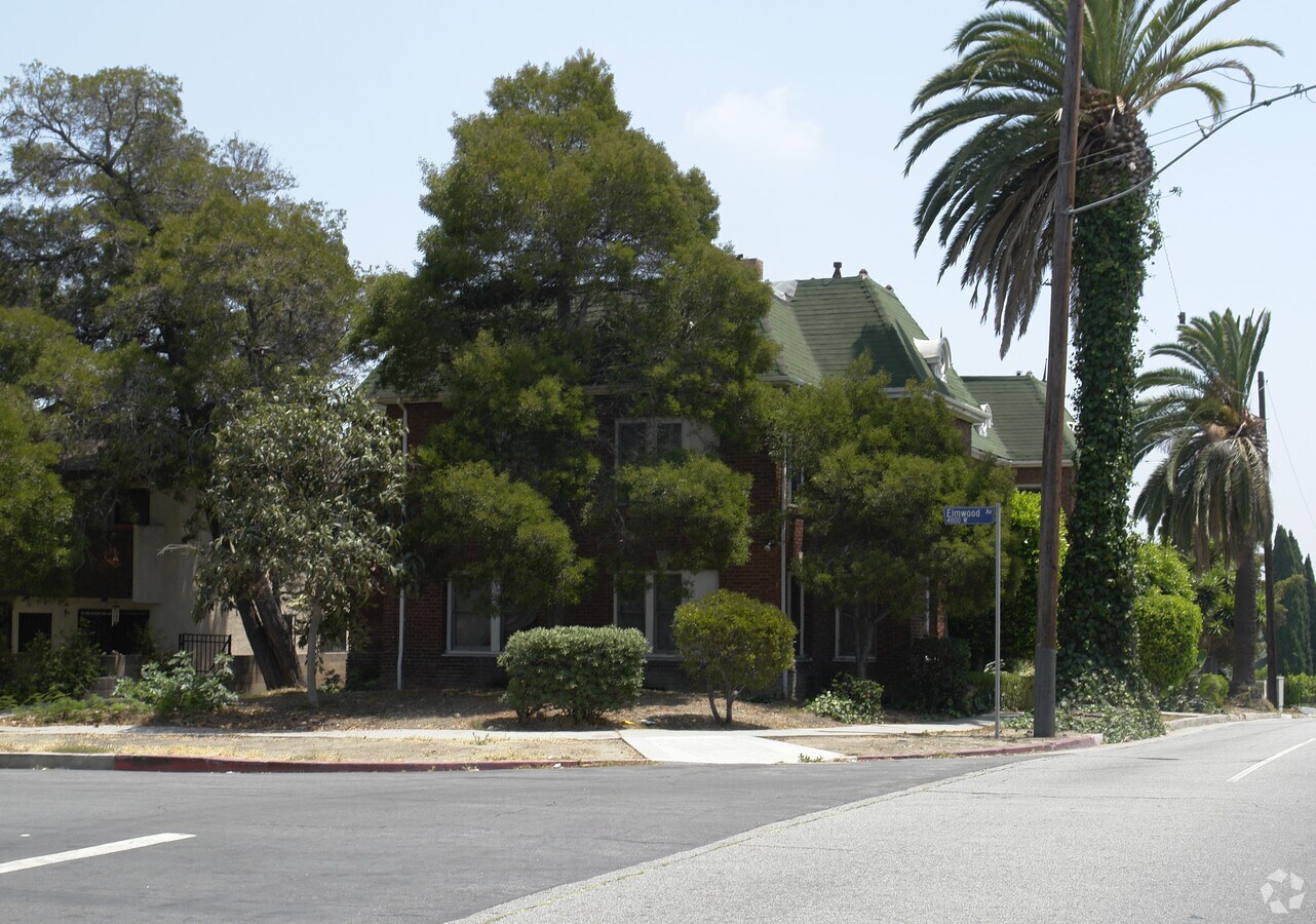 Photo - 370 N Wilton Pl Apartments