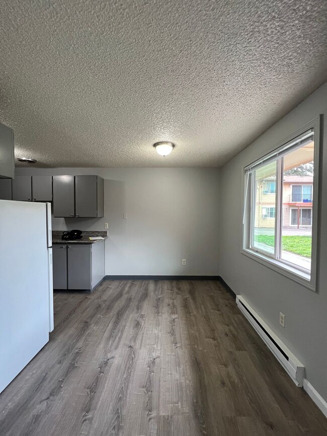 Photo - Stark Street Crossing