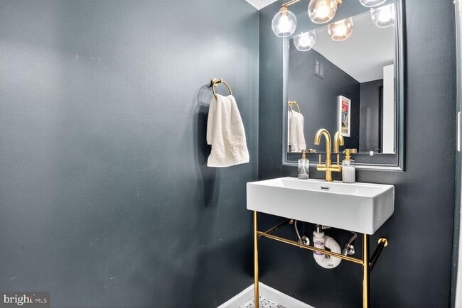 Photo - 3725 Krysia Ct