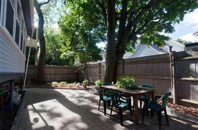 Photo - 18 Aberdeen Rd Unit 3