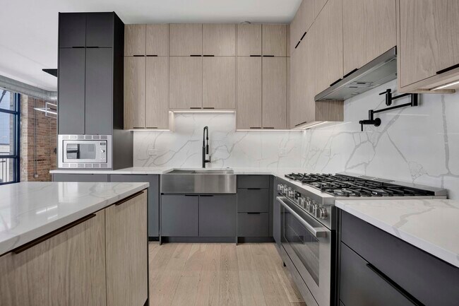 Photo - 23 N Green St