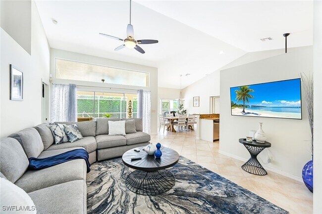 Photo - 589 Lambton Ln