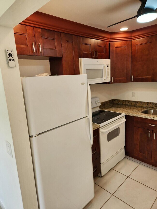 Photo - 600 Village Green Ct Unit 108