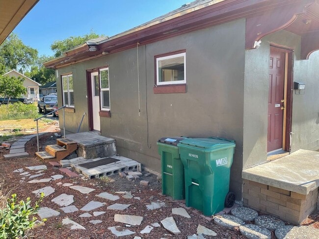 Photo - 2135 Eberlein Ave