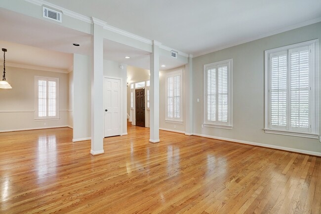 Photo - 6639 Rutgers Ave Casa