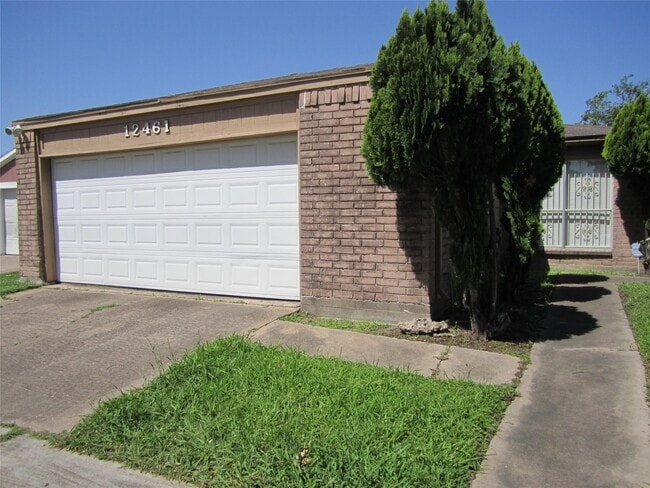 Building Photo - 12461 Wellington Park Dr