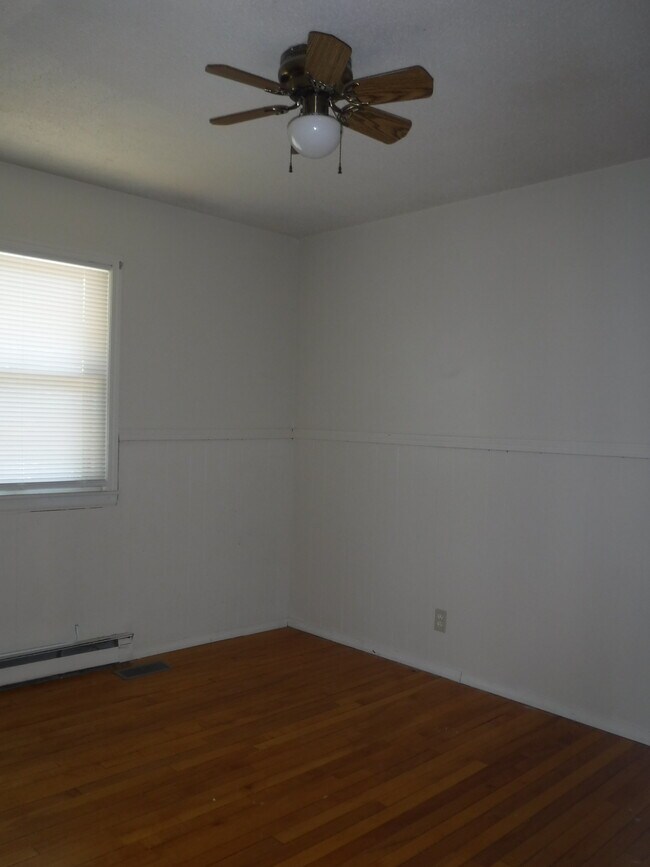 506 E Pawnee Bedroom