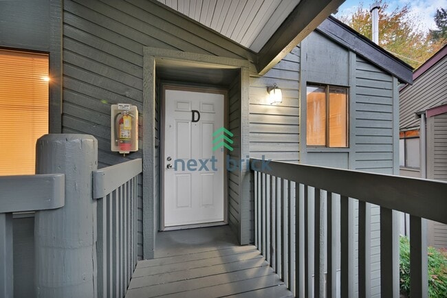 Photo - Beautifully Spacious Top-Floor Condo in the Heart of Juanita!