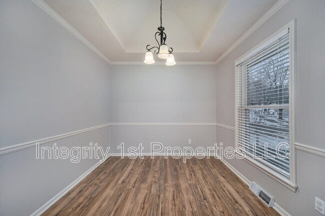 Photo - 6410 NW Hilldale Dr