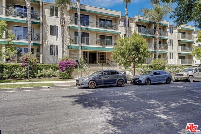 Photo - 4501 Cedros Ave Unidad 135