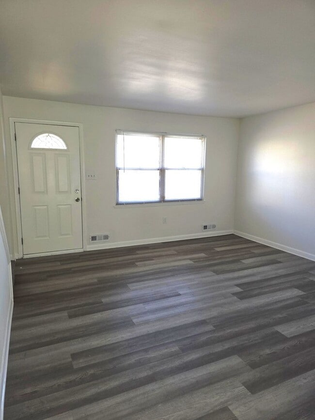 Photo - Renovated 3-Bedroom, 1-Bathroom Home in Beechfield