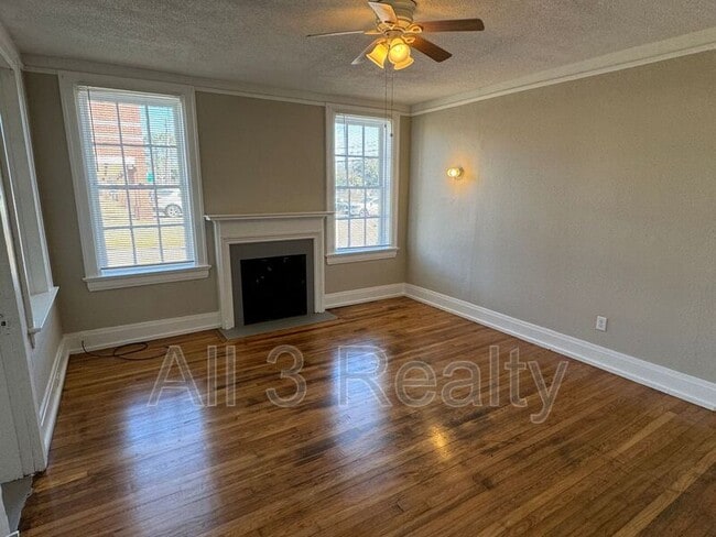 Photo - 2243 Madison Ave Unidad A-