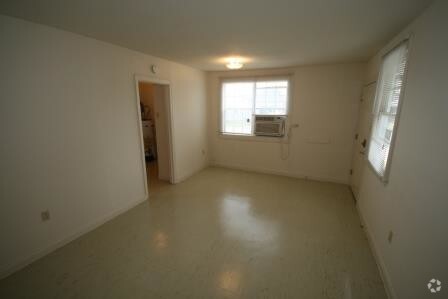 Building Photo - 2315 Rose Dr Unit 0 Rental